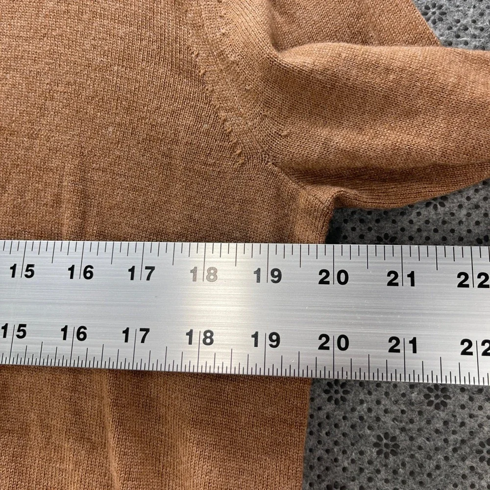 Banana Republic Mens M Extra Fine Merino Wool V-Neck Sweater Camel Brown